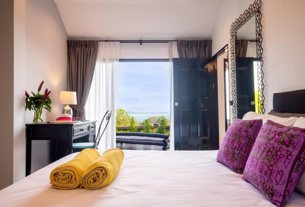 Panoramic 4br Cape Yamu Seaview Pool Vila